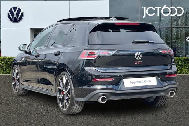 VOLKSWAGEN Golf Photo 3