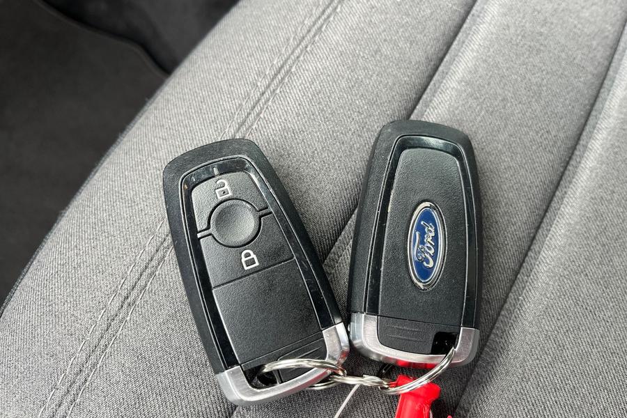 Ford Tourneo Connect Photo autoimg-0e36bb5efb18e9234abe8f3f4ee75eabb20a6df5.jpg
