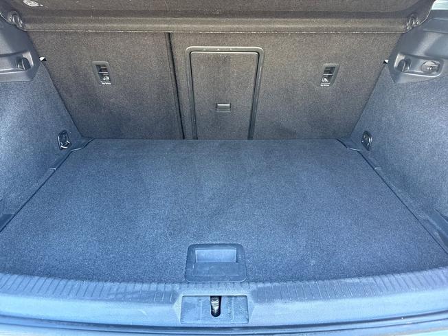 VOLKSWAGEN Golf Photo 12