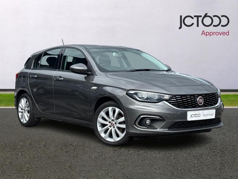 Used 2017 Fiat Tipo 1.6 MultiJetII Lounge Hatchback 5dr Diesel Manual Euro 6 (s/s) (120 ps) Grey at JCT600