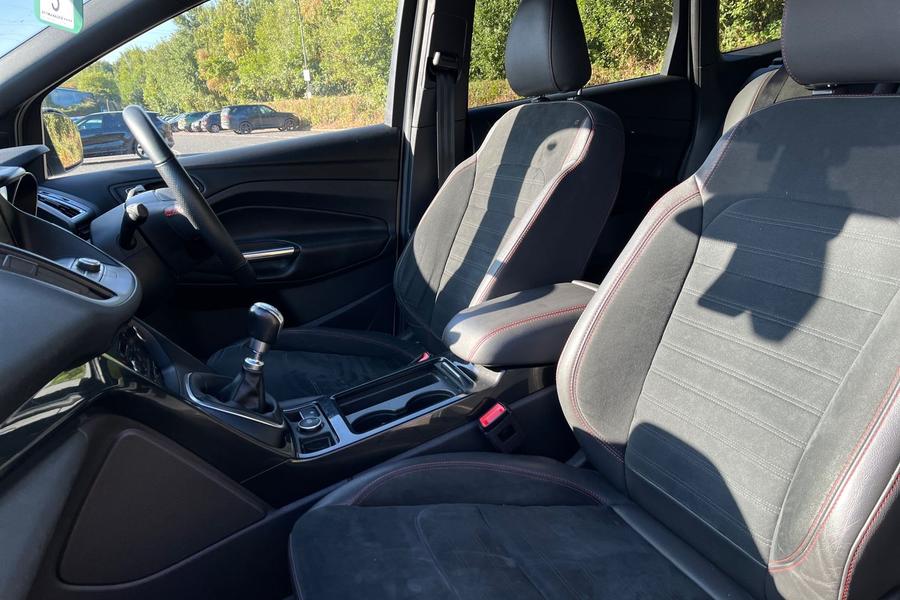 Ford Kuga Photo autoimg-0e4200316f3f6ec28ac58c9fdcccd82f88f3aaed.jpg