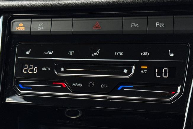 VOLKSWAGEN T-Roc Photo 22
