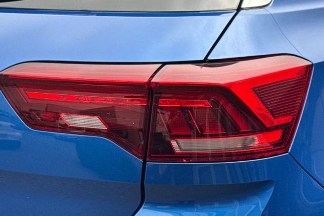 VOLKSWAGEN T-Roc Photo 18