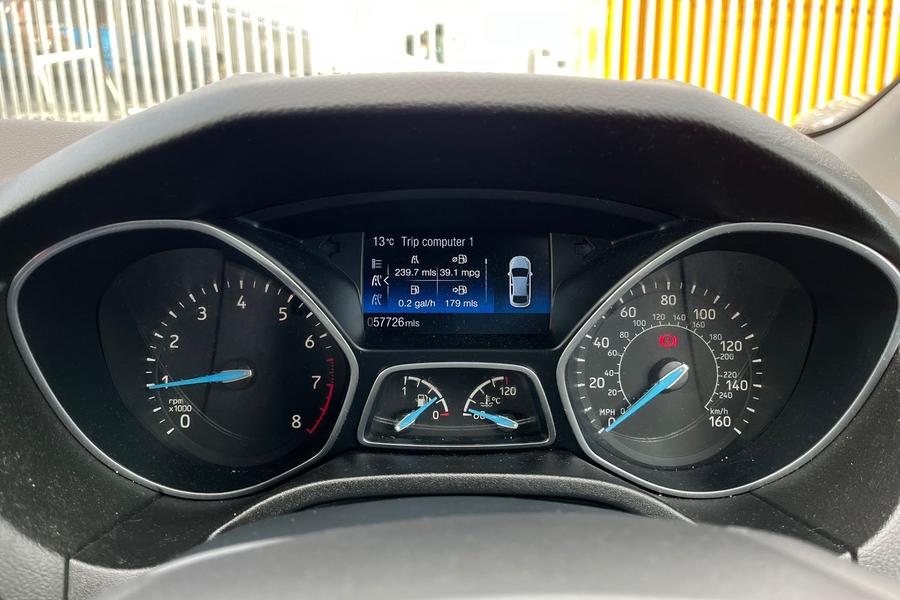 Ford FOCUS Photo autoimg-0e4d6246de8052f6f576b85f6b78128294b2de9e.jpg