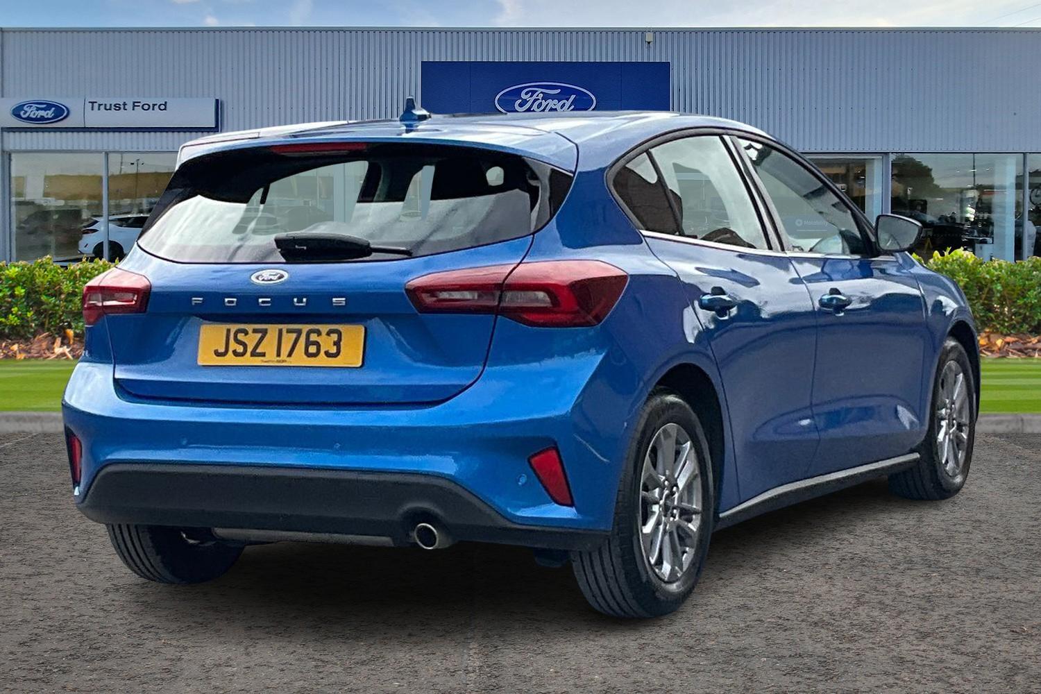 Ford Focus Photo 3