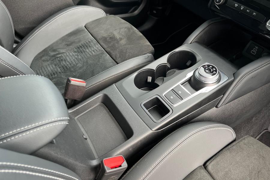 Ford KUGA Photo autoimg-0e55191f23bf0be1c99c937421236ca2f2772222.jpg