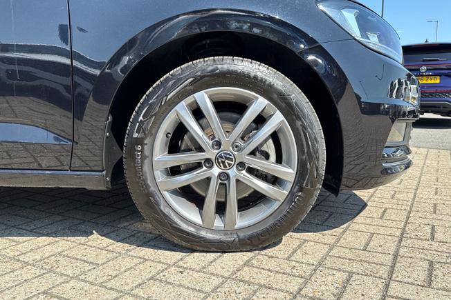 VOLKSWAGEN Touran Photo 5