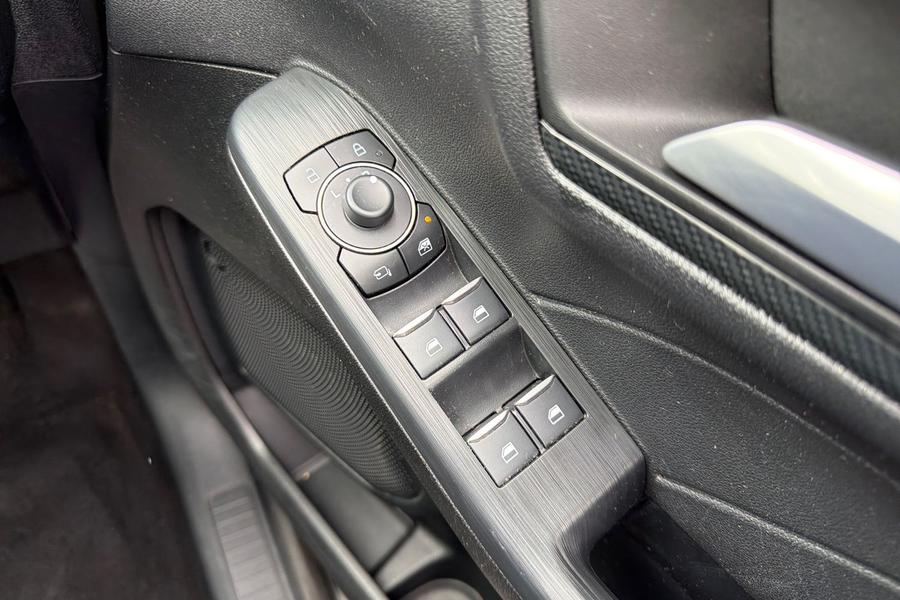 Ford Kuga Photo autoimg-0e6499684dc33de02d4c8c9bba19fe0c4d42b149.jpg