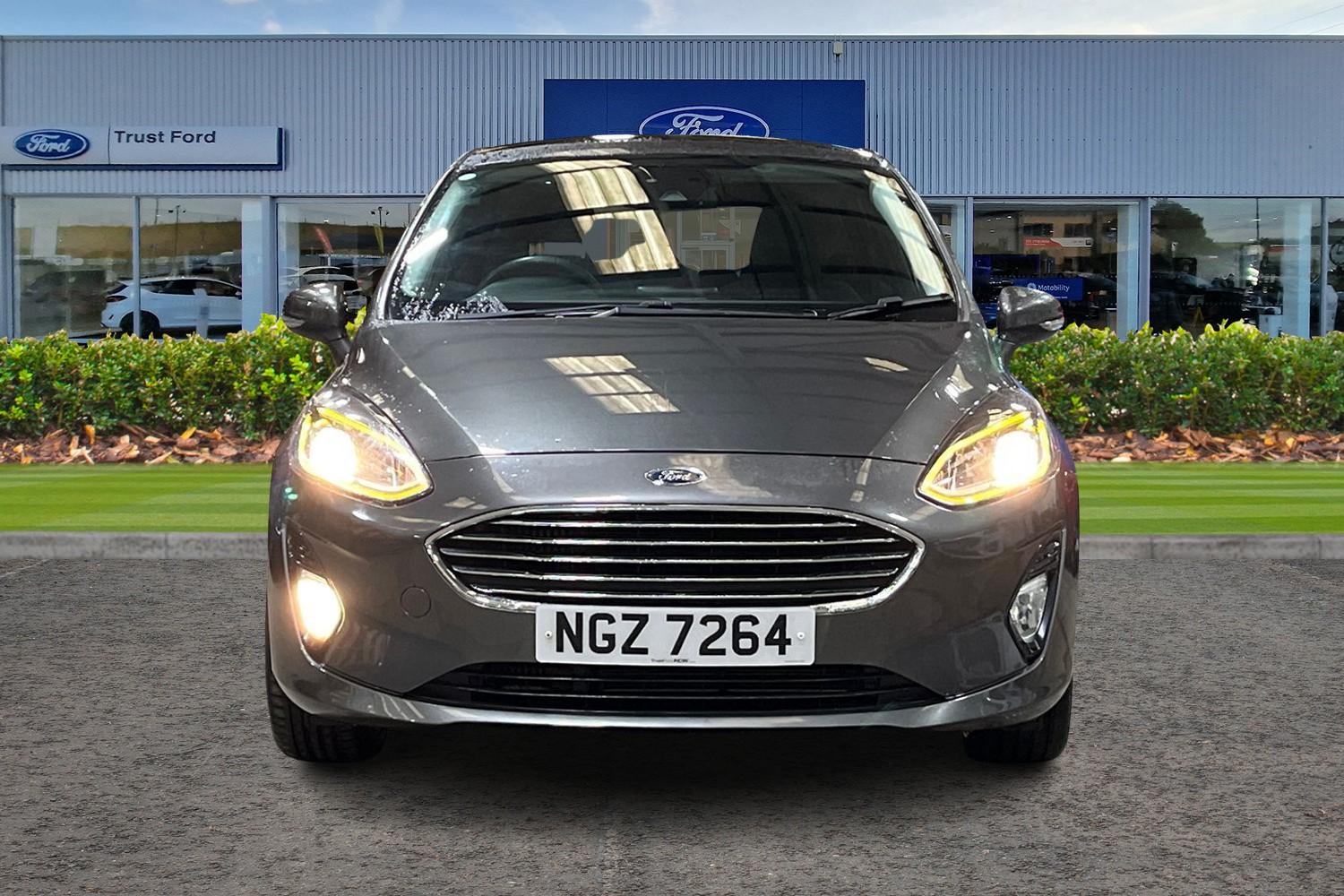 Ford FIESTA Photo 5
