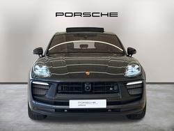 PORSCHE Macan Photo 2