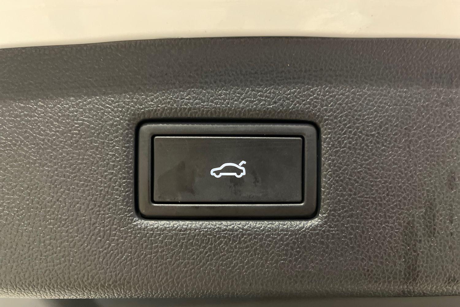 Ford EXPLORER Photo 21