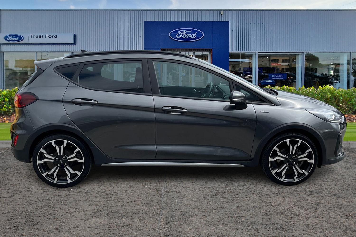 Ford FIESTA Photo 2