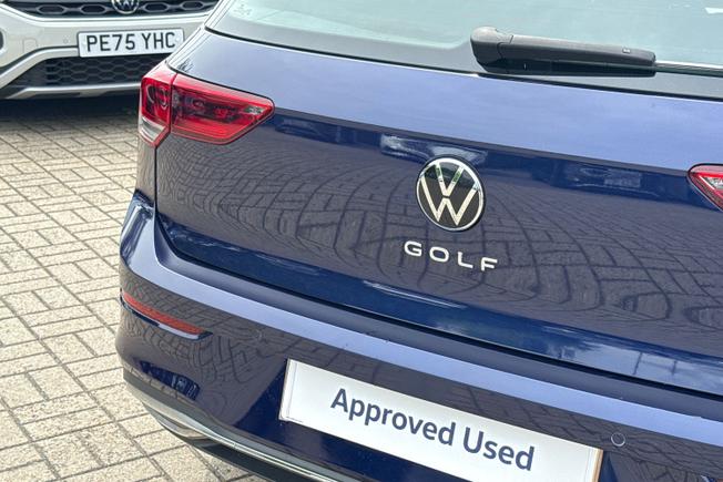 VOLKSWAGEN Golf Photo 21
