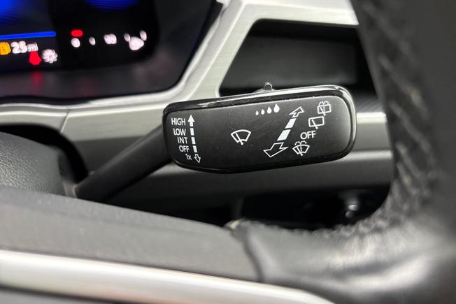 VOLKSWAGEN Touran Photo 26