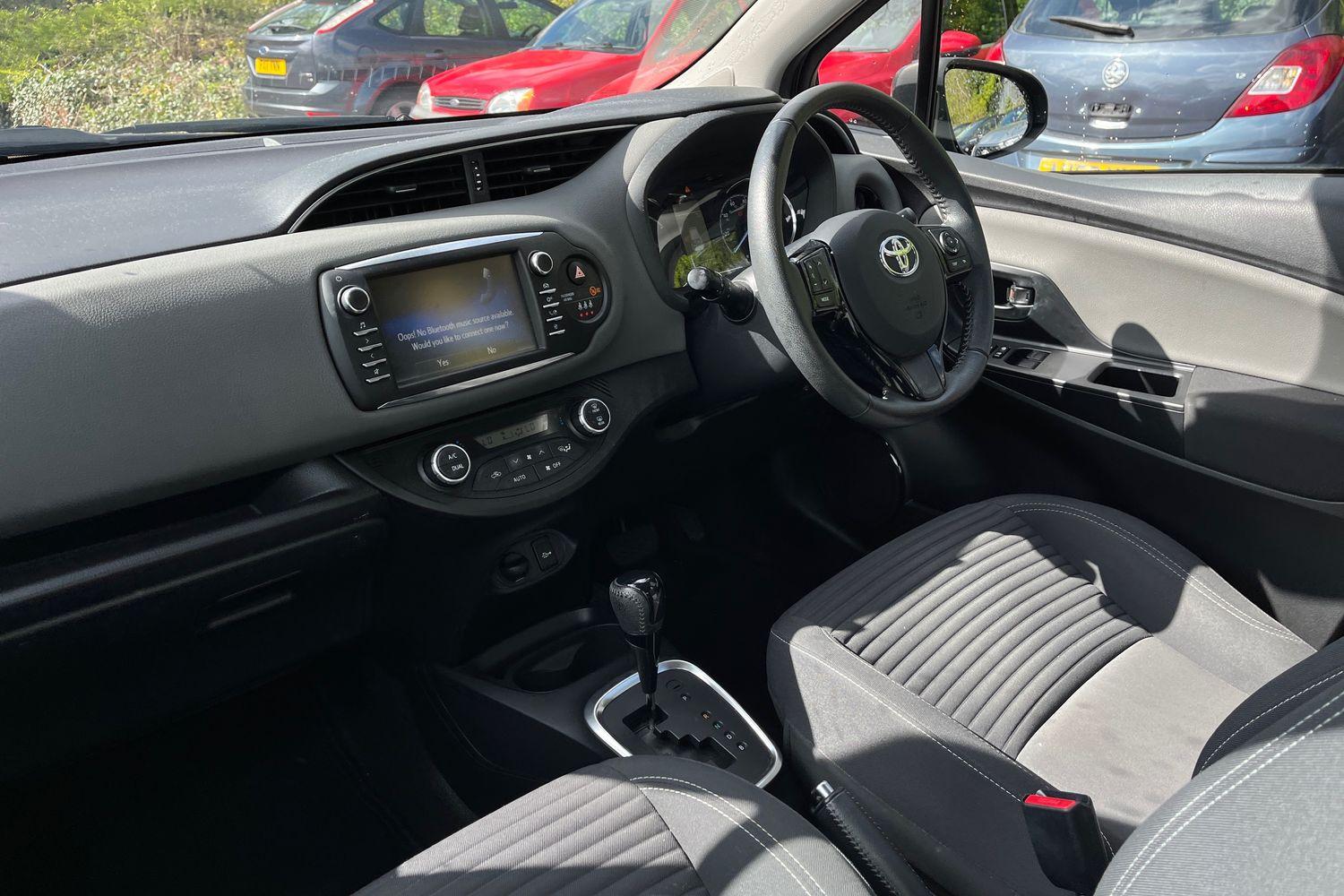 Toyota Yaris Photo 17