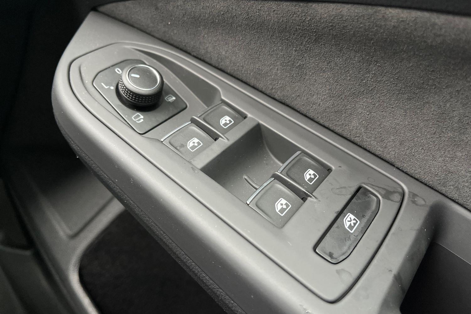 Volkswagen Golf Photo 15