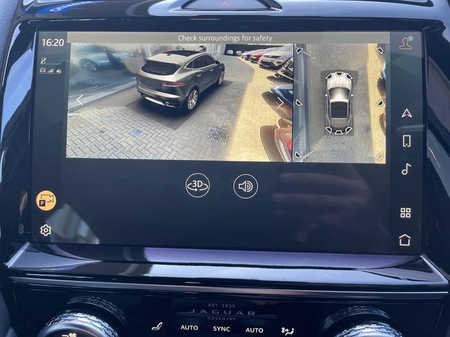 Jaguar E-PACE Photo 28