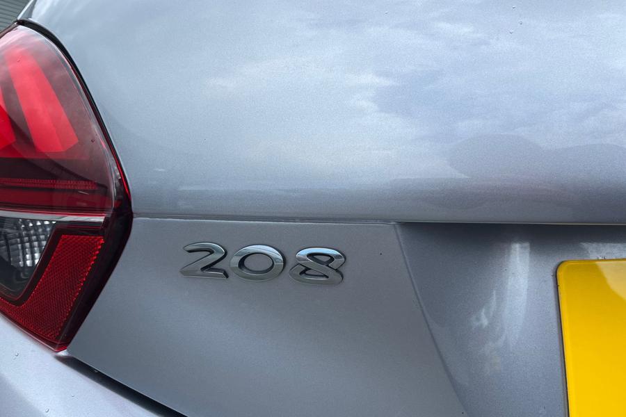 Peugeot 208 Photo autoimg-0e8d95dc262f99f123f06c9b889e80168c121494.jpg