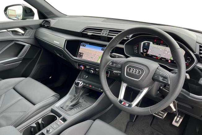 AUDI Q3 Photo 6