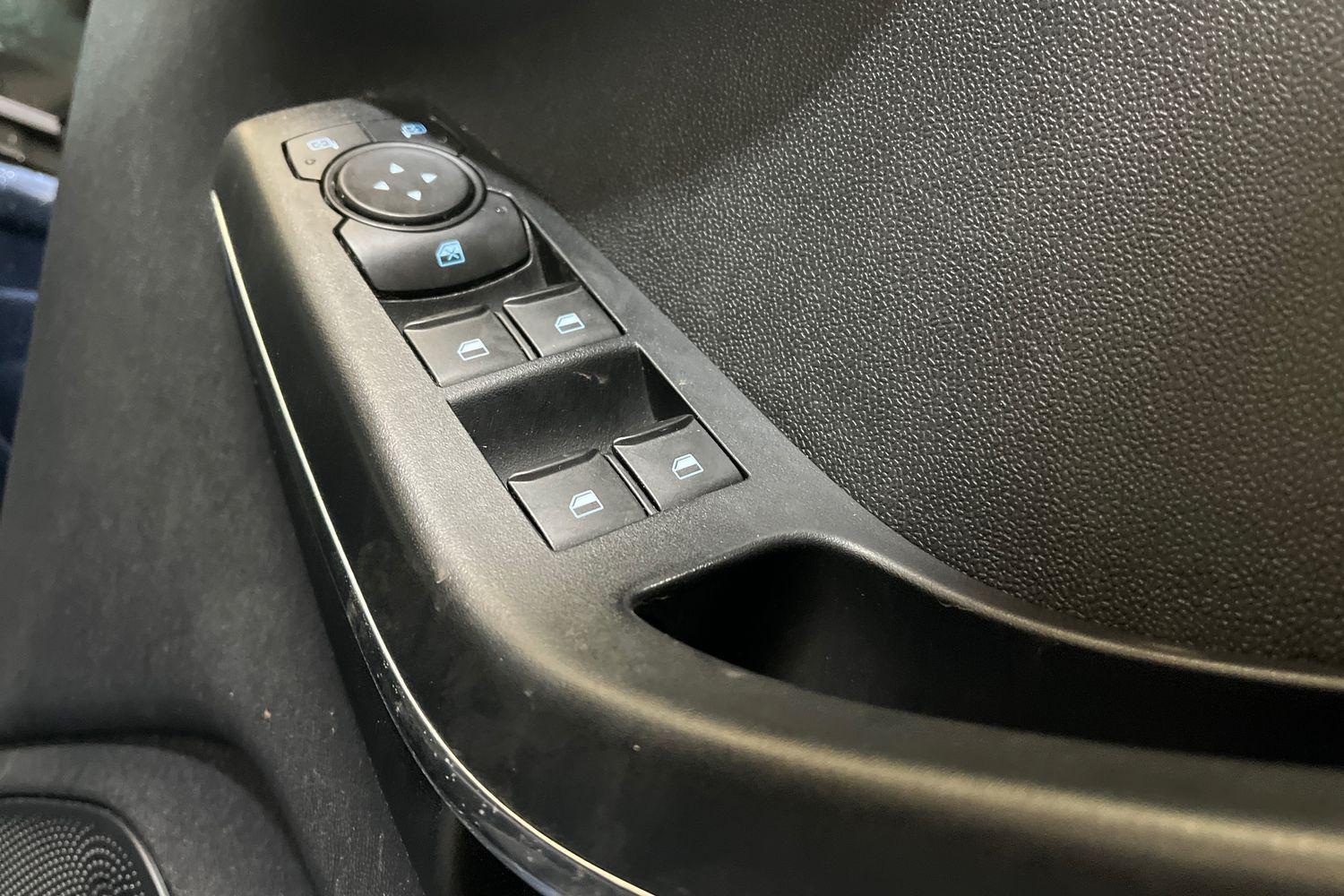 Ford FIESTA Photo 15