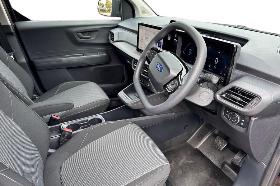 Ford E-TRANSIT COURIER Photo autoimg-0e93cb60484408cf2d4bb6a8f5b9dc128034d728.jpg