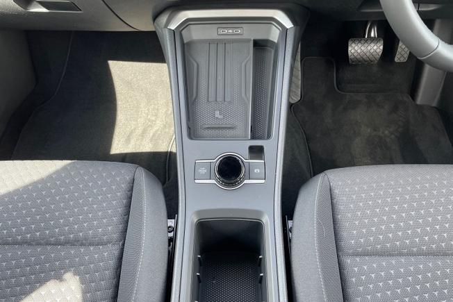 VOLKSWAGEN T-Roc Photo 33