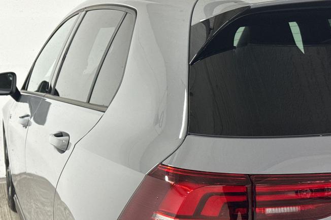 VOLKSWAGEN Golf Photo 26