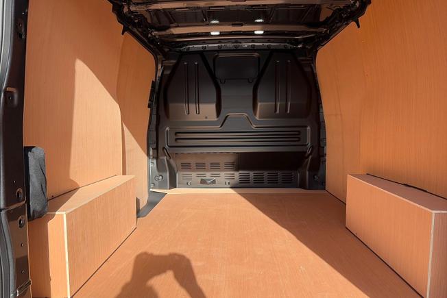 VOLKSWAGEN Transporter Photo 12