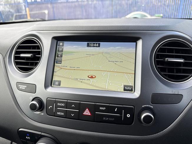 HYUNDAI i10 Photo 14