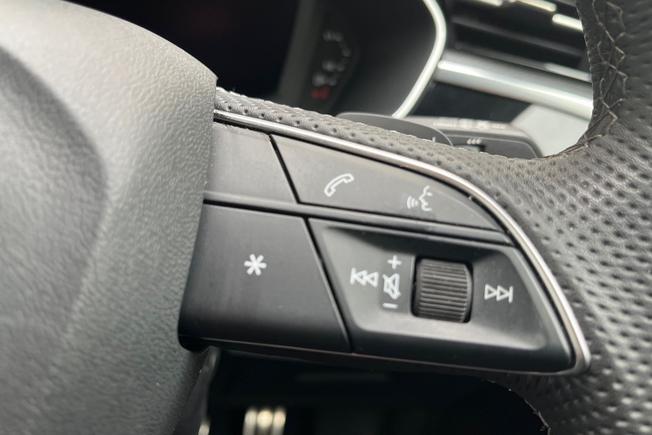 AUDI Q3 Photo 18
