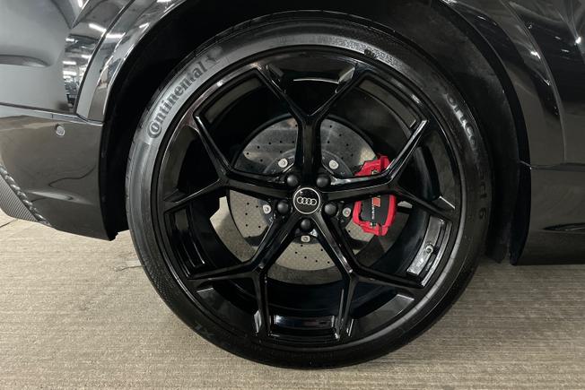 AUDI Rsq8 Photo 5