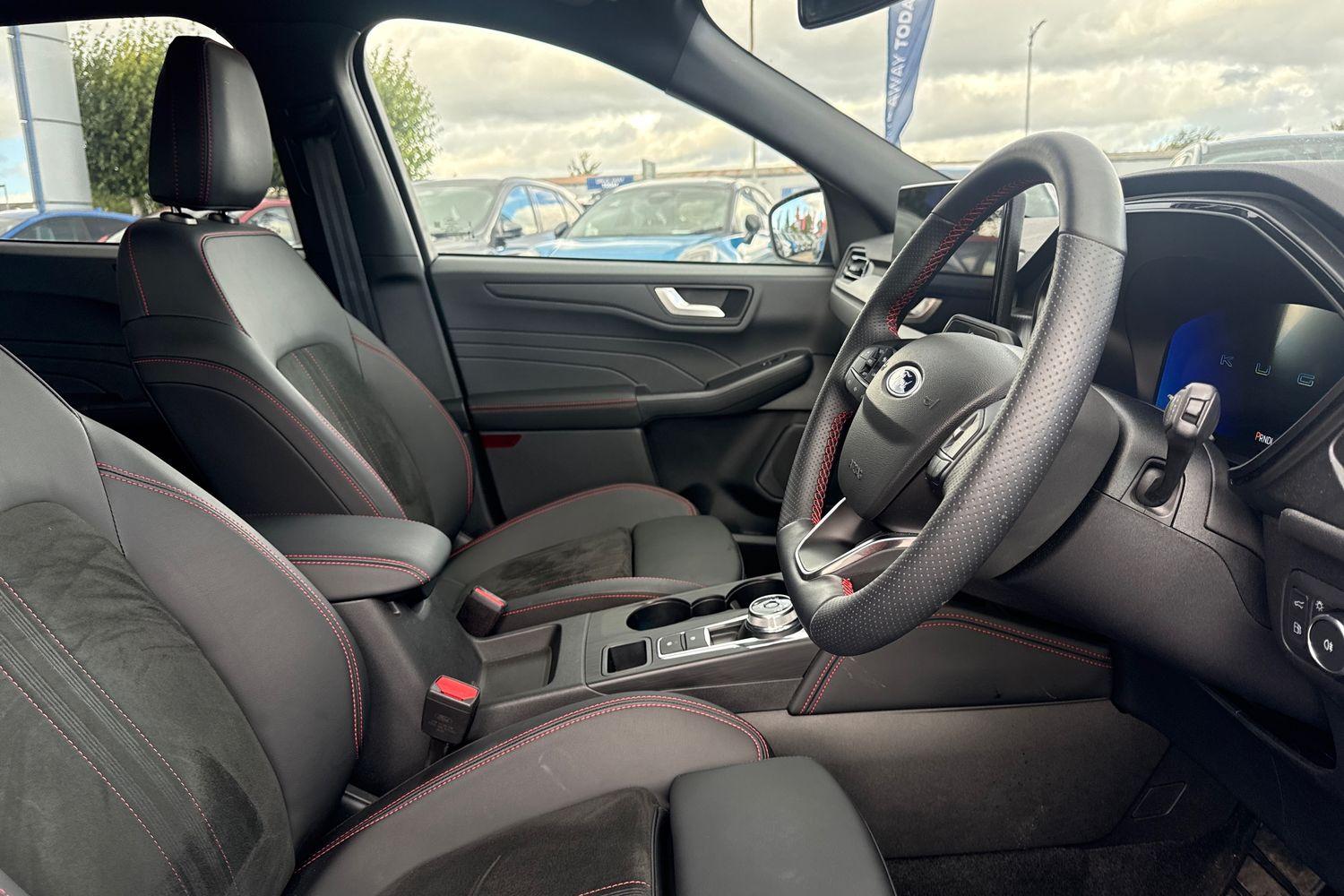 Ford KUGA Photo 16