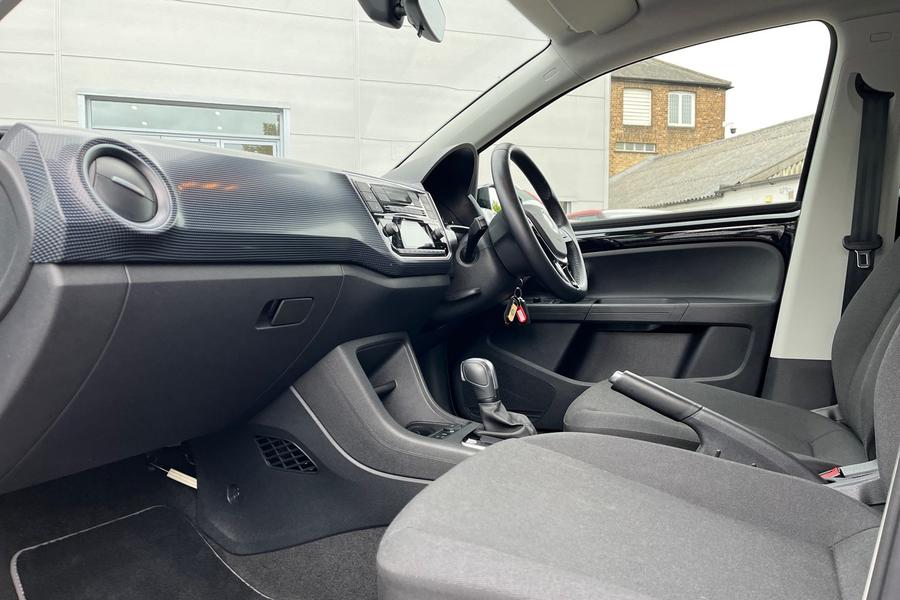 Volkswagen UP Photo autoimg-0ea37d49af37c4a8ddf5c7abff7fa5eed085d7c9.jpg