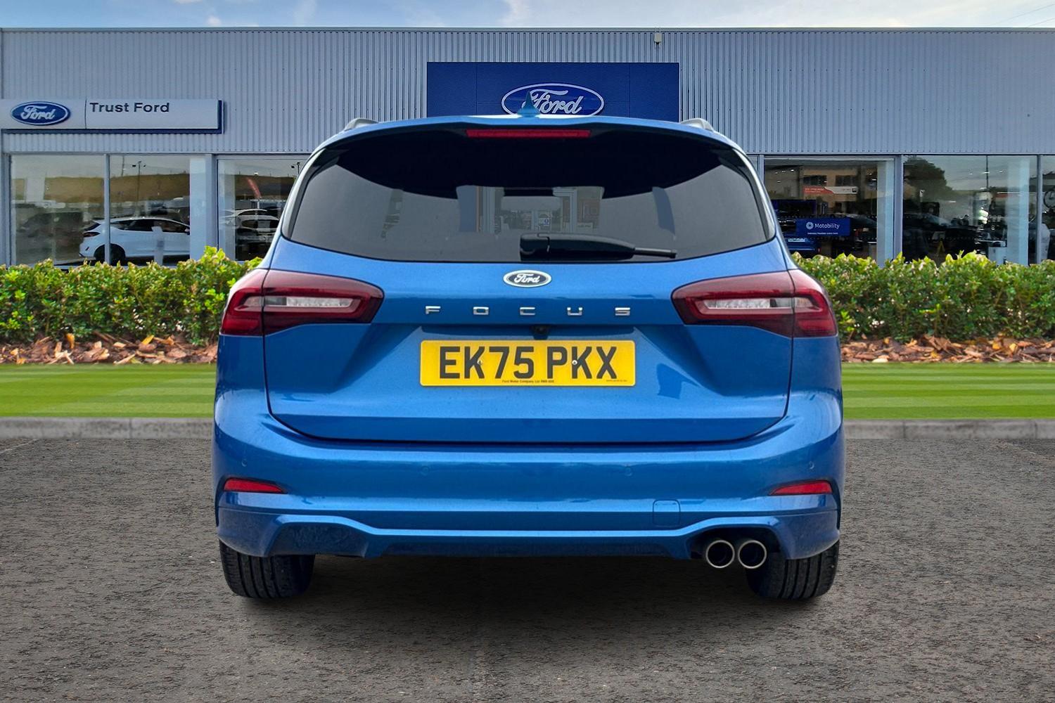 Ford FOCUS Photo 6