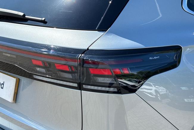 VOLKSWAGEN Tiguan Photo 18