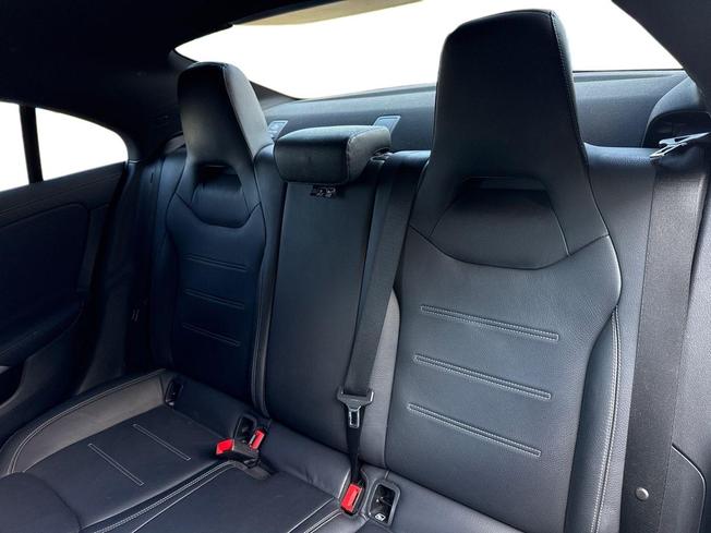 MERCEDES-BENZ CLA Class Photo 9