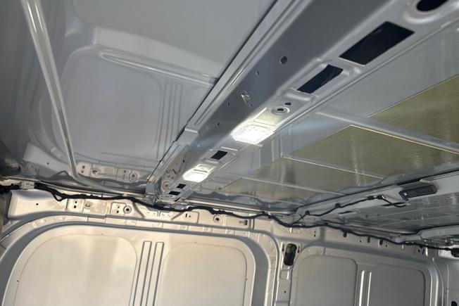 VOLKSWAGEN E-Transporter Photo 24