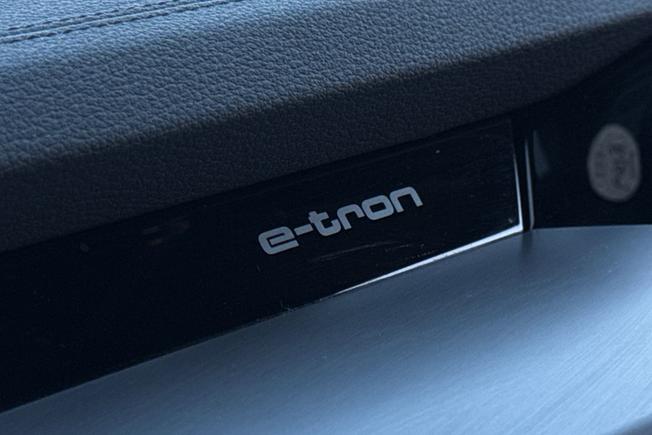 Audi e-tron Photo 34