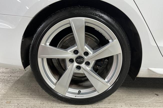 Audi A4 Avant Photo 5