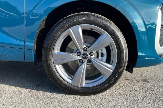 Audi  Q3 Sportback Photo 5