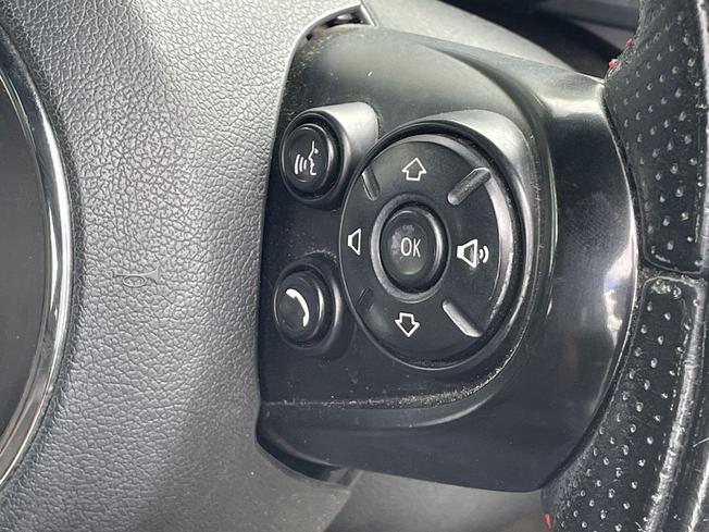 MINI Hatchback Photo 17