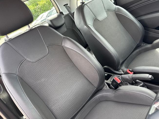 VAUXHALL Adam Photo 25