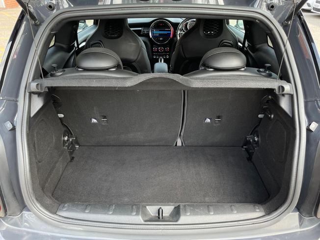 MINI Hatch Photo 12