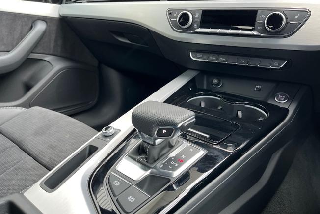 AUDI A4 Avant Photo 23