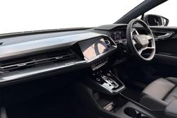 AUDI Q4 E-Tron Photo 2