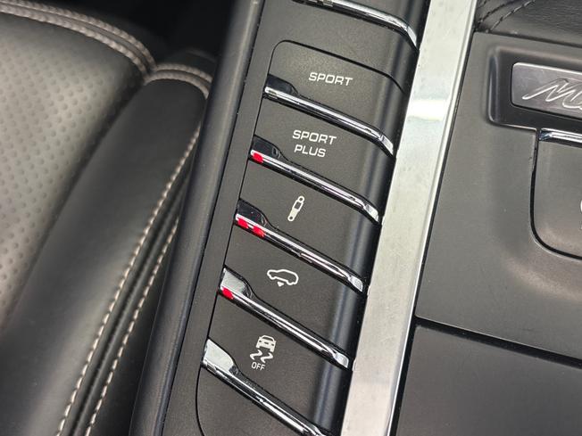 PORSCHE Macan Photo 43