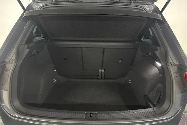 VOLKSWAGEN Tiguan Photo 12