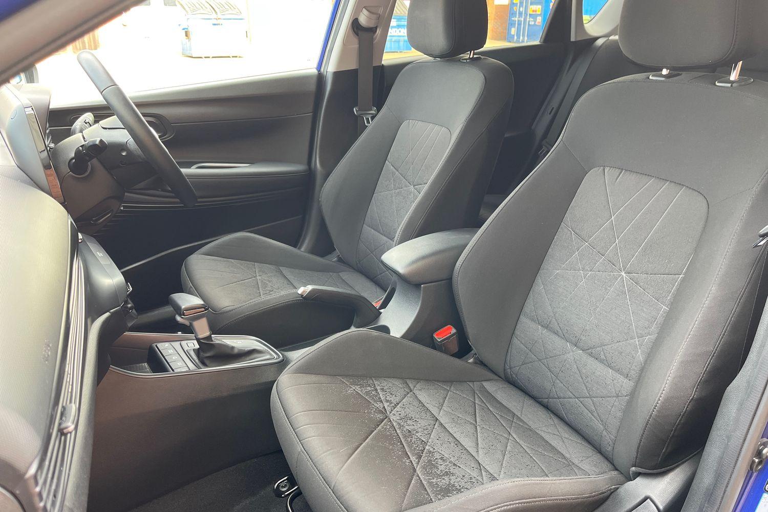Hyundai BAYON Photo 18