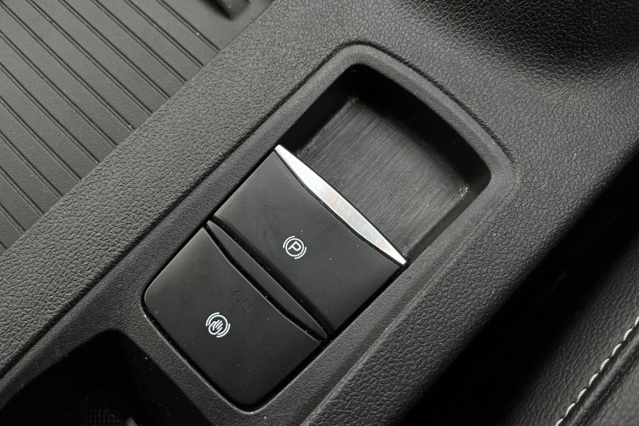 Ford Kuga Photo autoimg-0ec421271394bcc80aa54ee14ec71839f732ed71.jpg