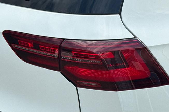 VOLKSWAGEN Golf Photo 18